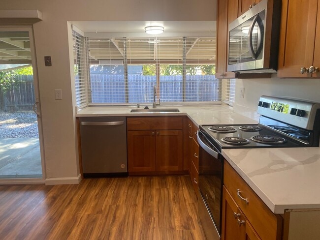 Building Photo - 2160 Tilden Pl