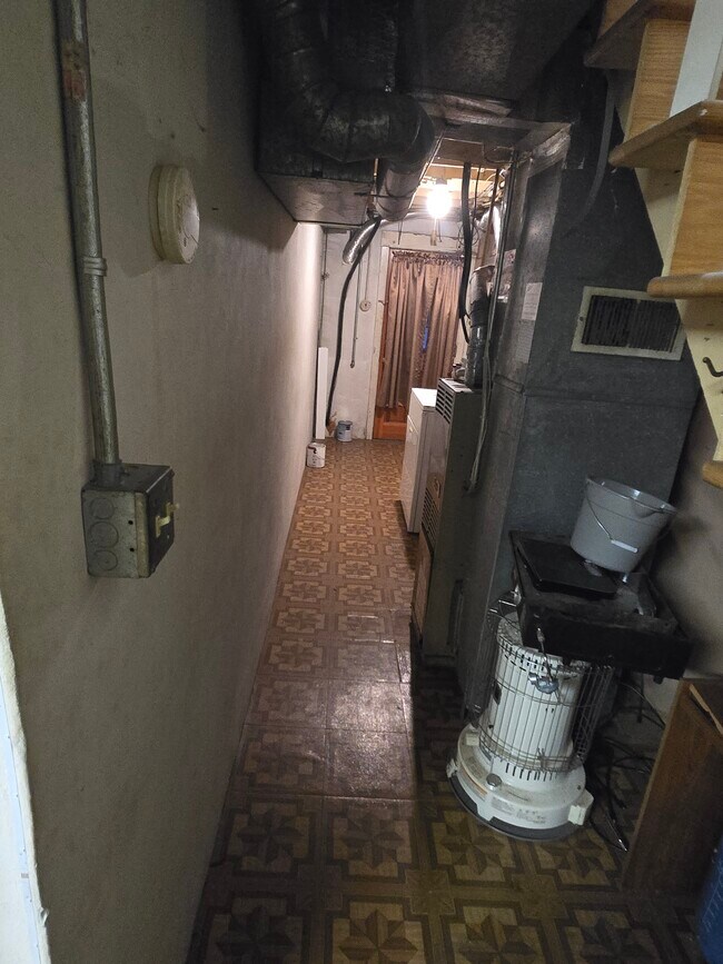 Building Photo - 2445 Brookwood St