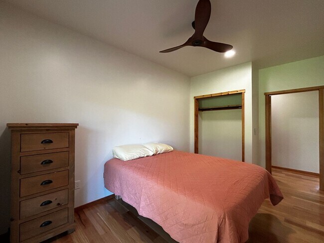 Building Photo - Brand New Luxury Furnished 3 bed 2 bath Ho...