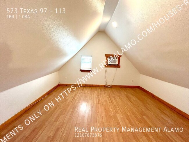 Building Photo - AVAILABLE NOW! 1 Bedroom / 1 Bath Lodge w/...