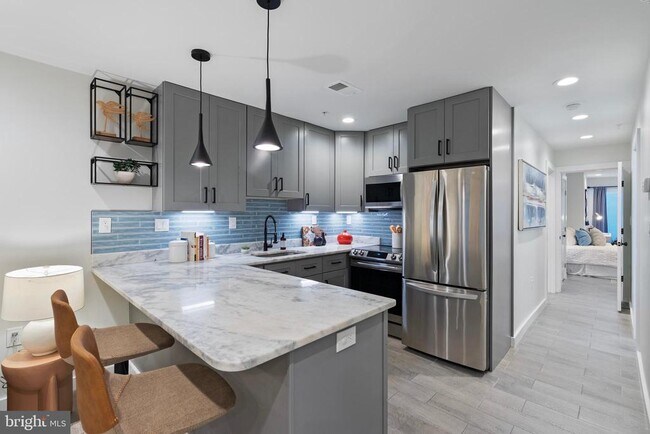 Building Photo - 210 Varnum St NW