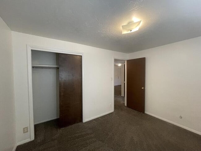 Building Photo - 1540 S 400 E