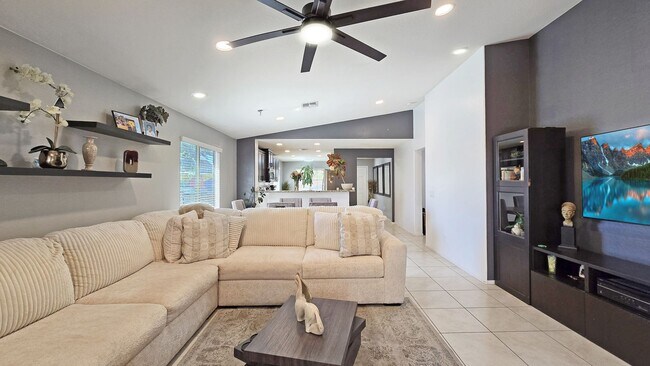 Building Photo - Beautifully updated home in Las Brisas Community of Goodyear!
