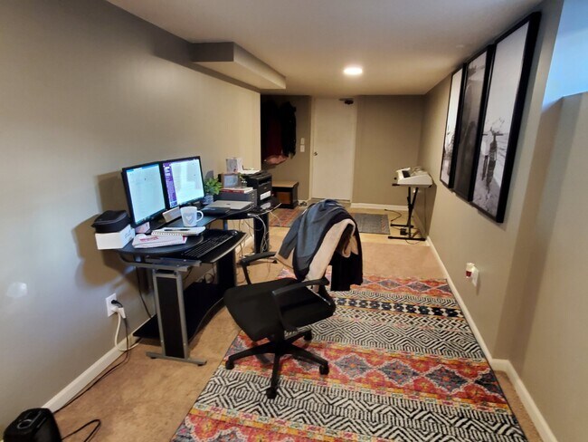 Building Photo - New Property Available for Rent in Saint L...