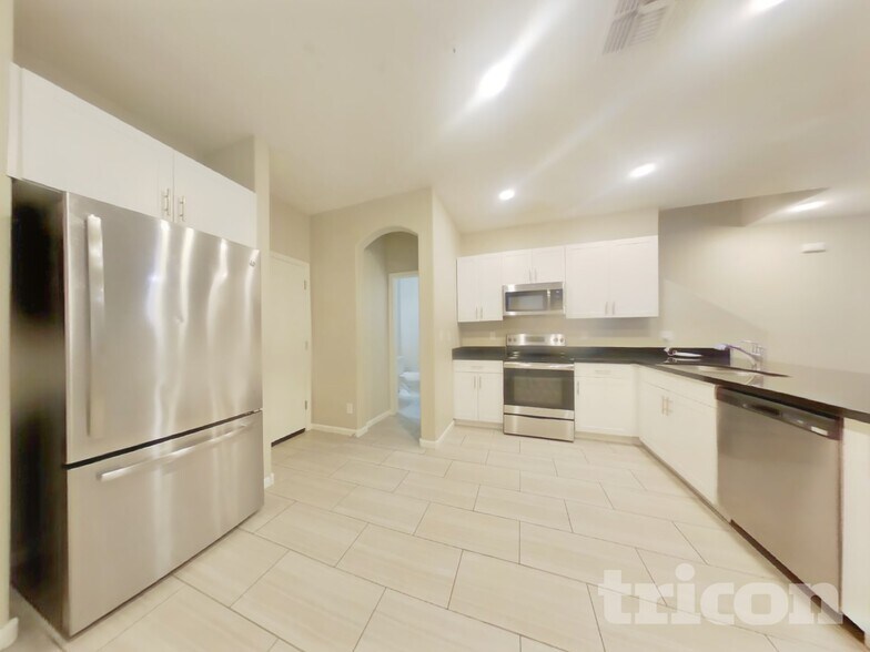 Building Photo - 12588 W Via Dona Rd