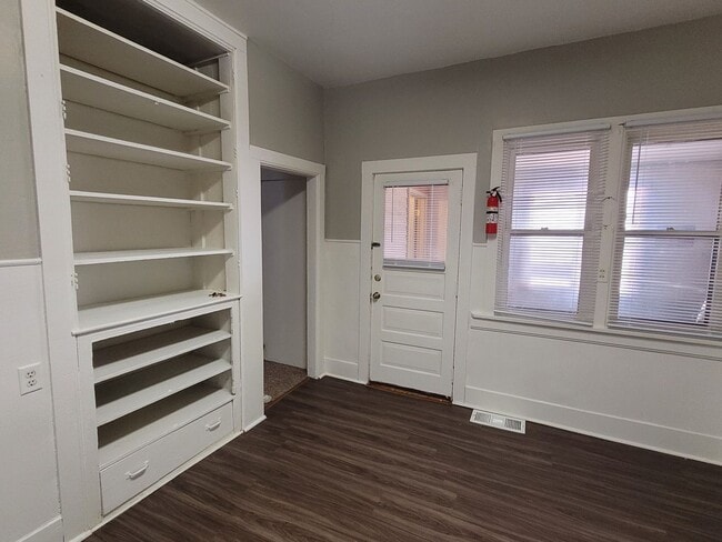 Building Photo - nre418