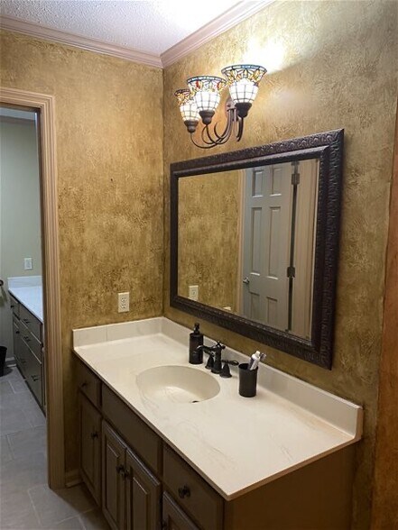 Building Photo - 618 W Lelia St