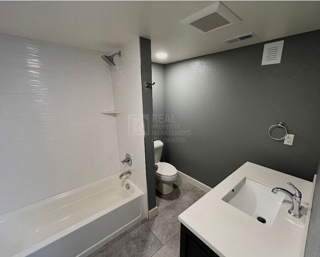 Building Photo - 325 Stone Creek Dr