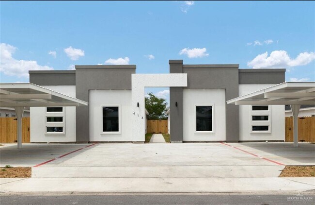 Building Photo - 25 Acacia St