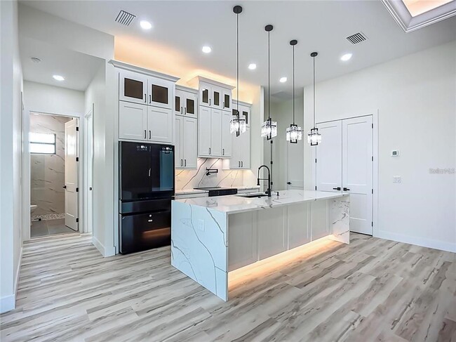 Building Photo - 1167 Boundary Blvd