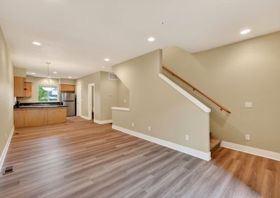 Building Photo - Glisan Town Homes