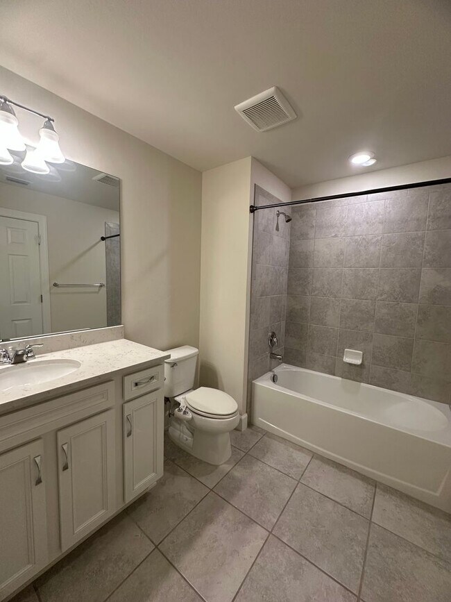 Building Photo - 9074 Bexley Dr