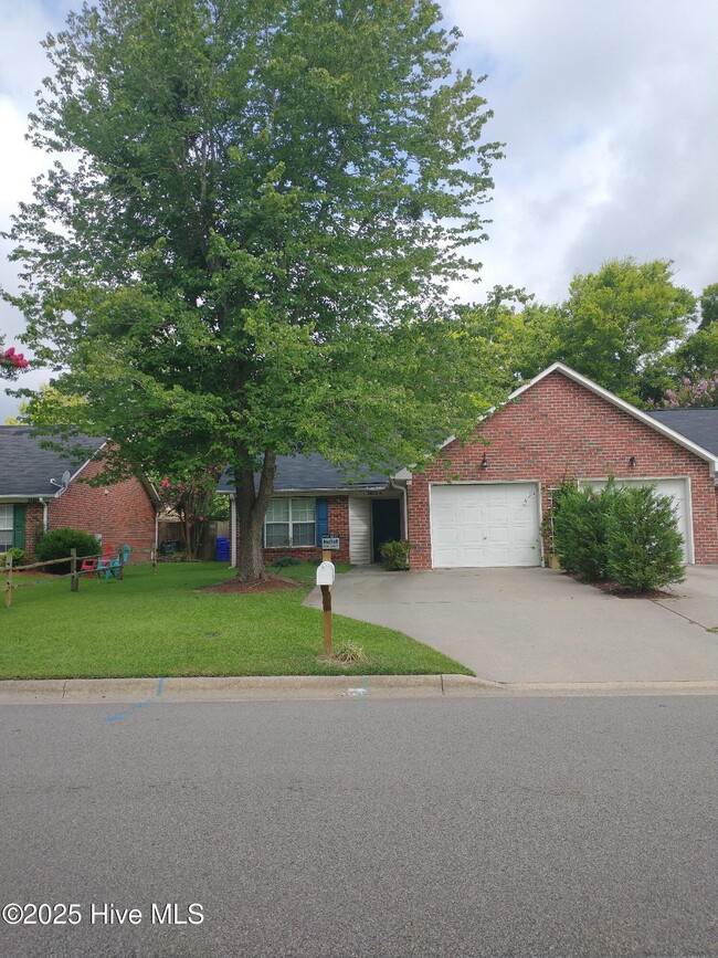 Primary Photo - 2621 Richard Dr