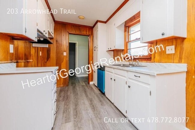 Building Photo - 203 Arrowhead Trl