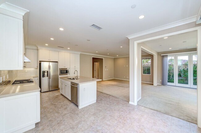 Building Photo - 63 Waterleaf