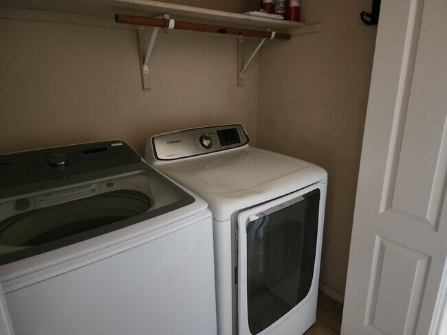 Building Photo - 4009 Monte Sombra Ave