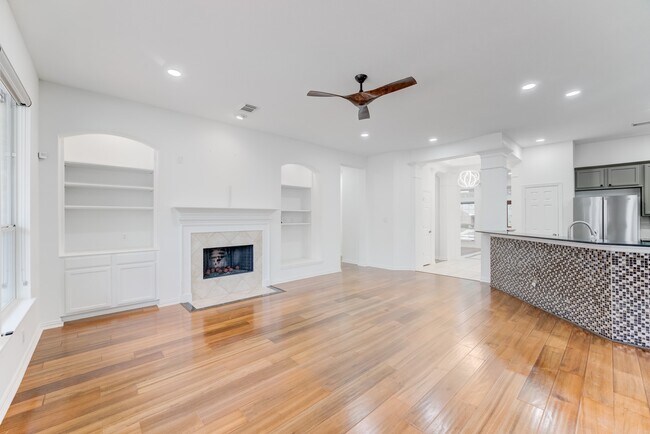Building Photo - 7906 Del Monte Dr