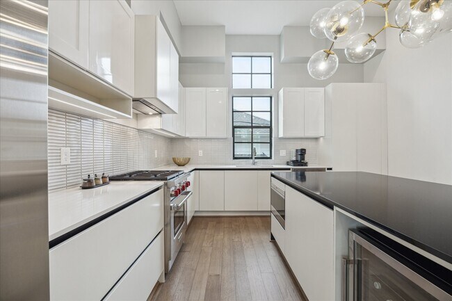 Building Photo - 5820 Winsome Ln