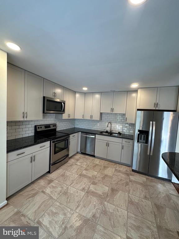 Building Photo - 7809 Koopman Ct