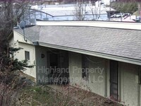 Building Photo - 215 SE High St