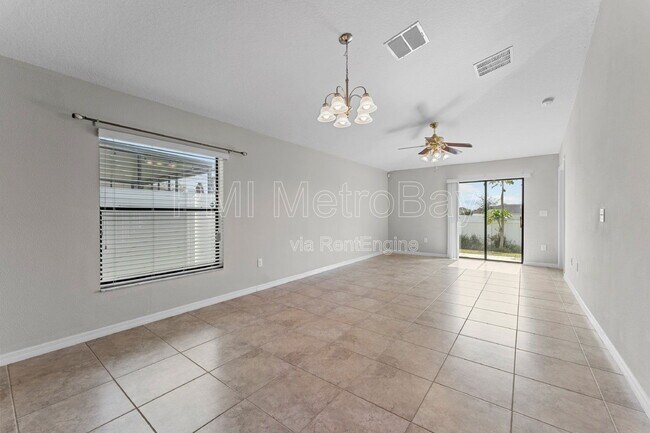 Building Photo - 10208 Carloway Hills Dr