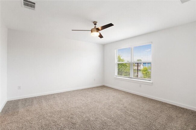 Building Photo - 1029 Winnsboro Lp