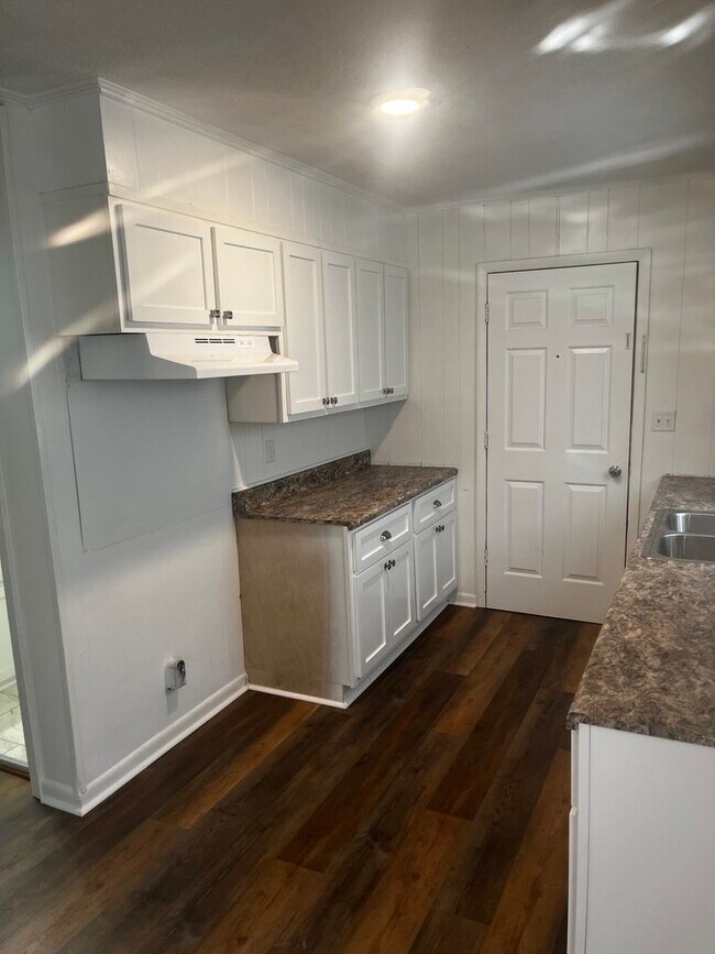 Building Photo - 114 Holly Cove