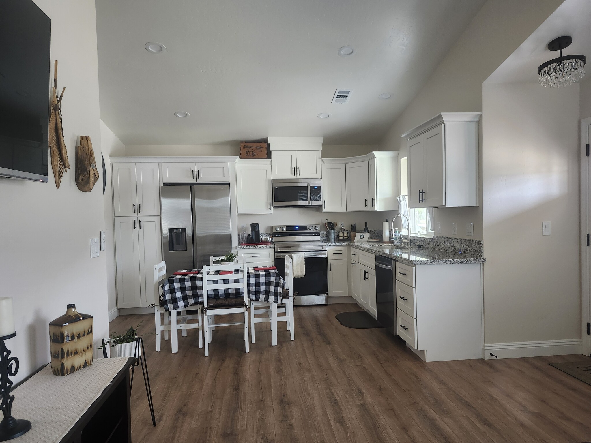 Kitchen - 27800 Preakness Dr