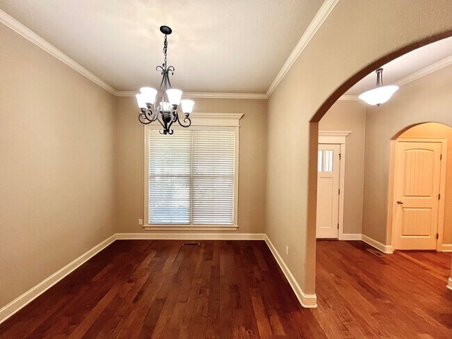Building Photo - 3640 W Bowling Green Pl