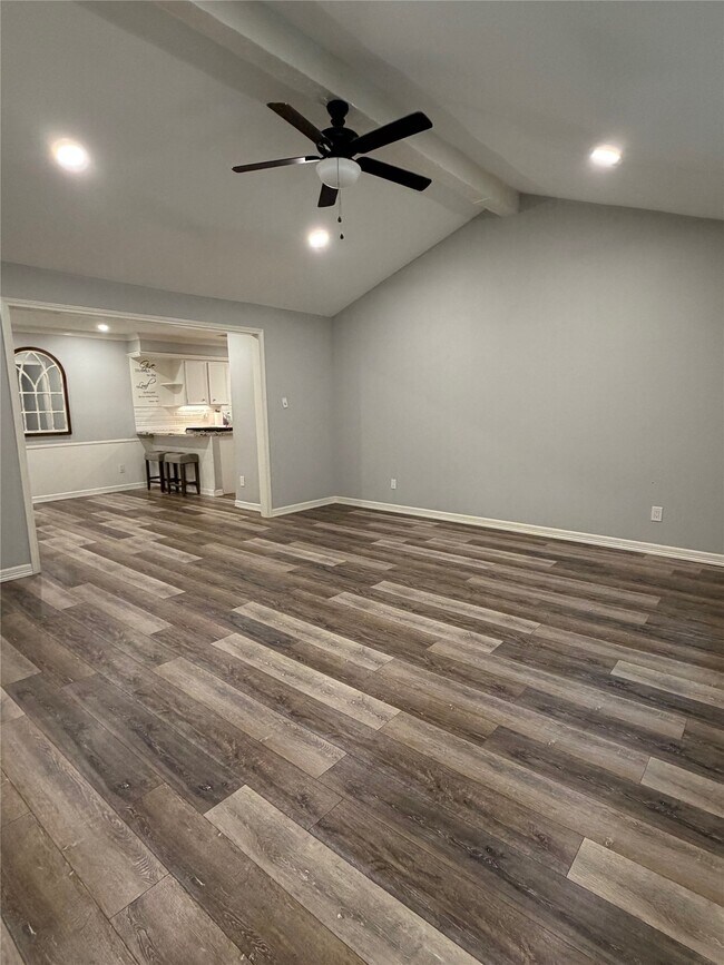 Building Photo - 2418 Tinechester Dr