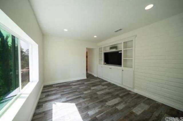 Building Photo - 6416 Lago Lindo
