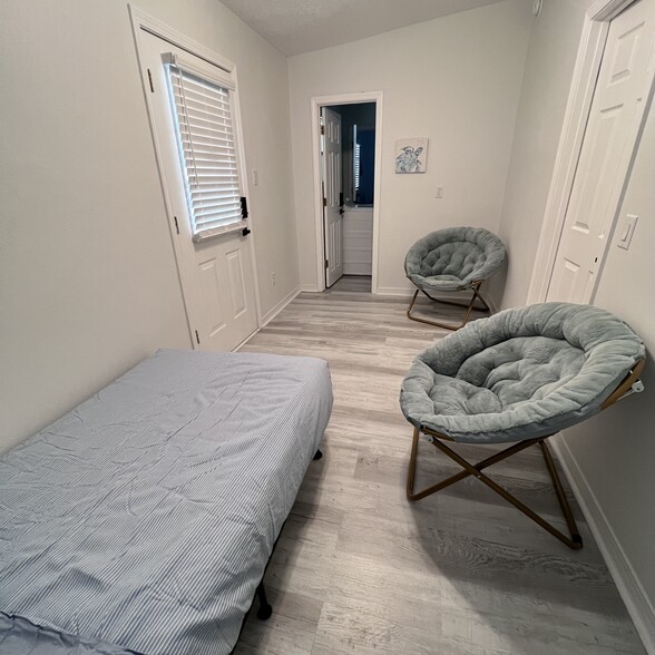 Building Photo - 4584 Tamarind Dr