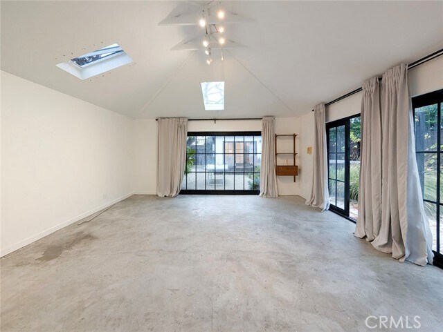 Building Photo - 1113 Amoroso Pl