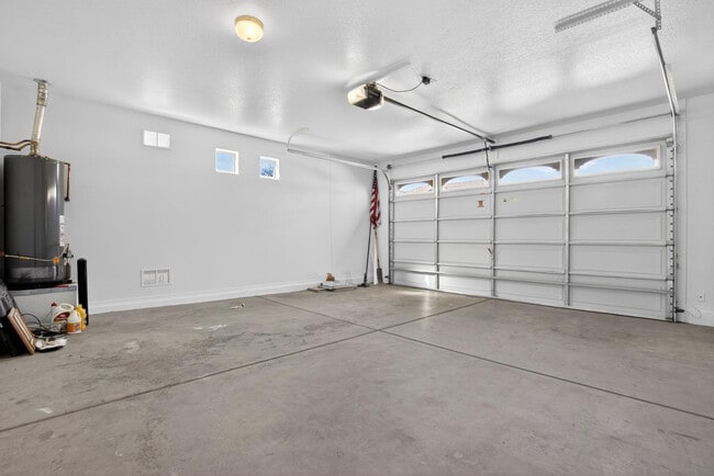 Building Photo - 18711 E Raven Dr