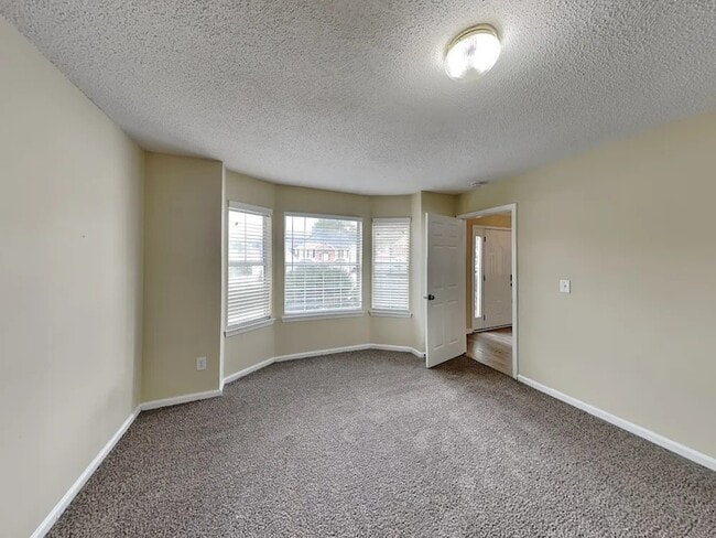 Building Photo - 408 Leafmore Rd SW