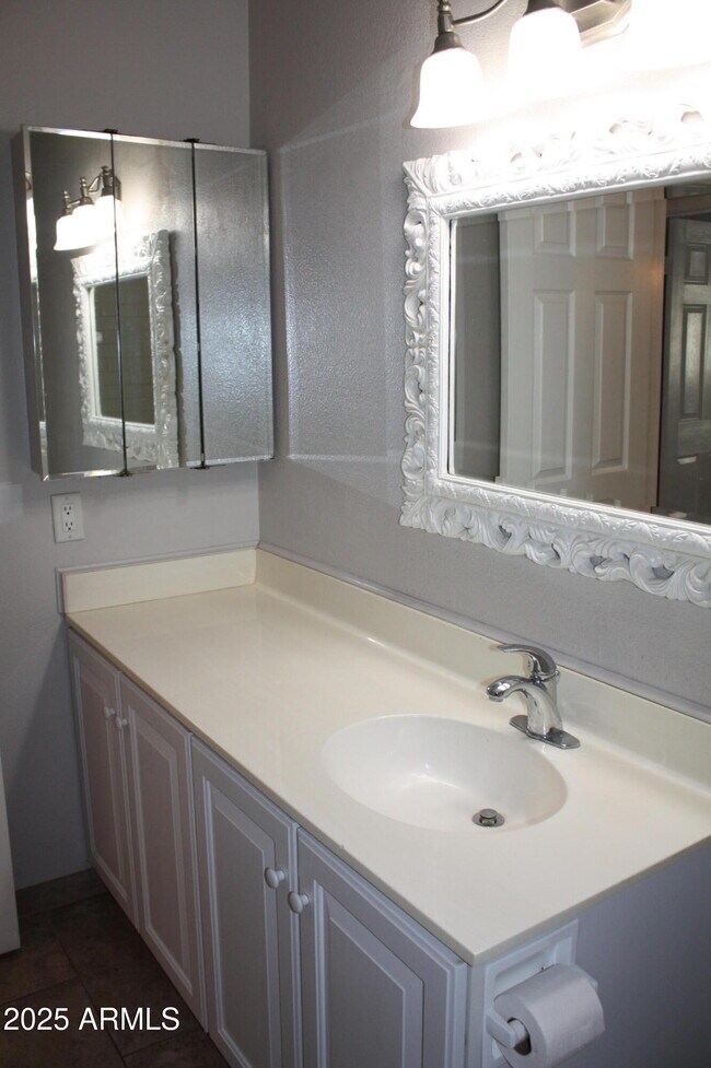 Building Photo - 15420 N 58th Ave