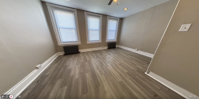 Building Photo - Bright & Practical 1BR/1BA on Lancaster Avenue