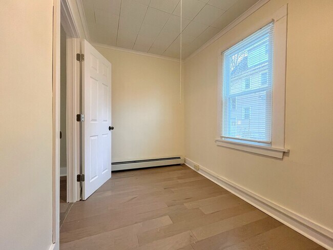 Building Photo - 46 Hawley St