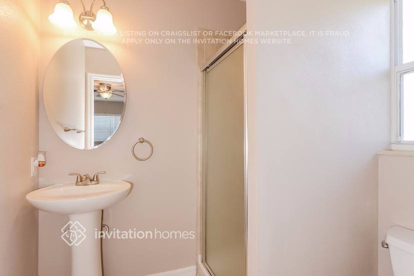 Building Photo - 2512 Casilla Way S