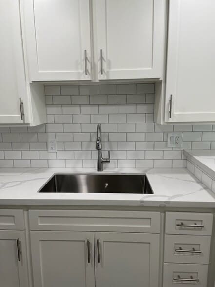 farmhouse style sink - 20904 Bloomfield Ave
