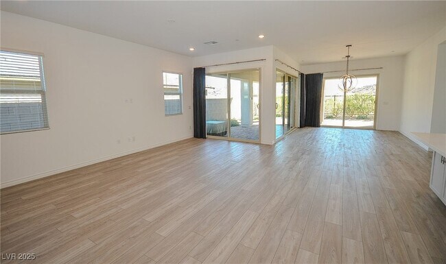 Building Photo - 12457 Heritage Bend Dr