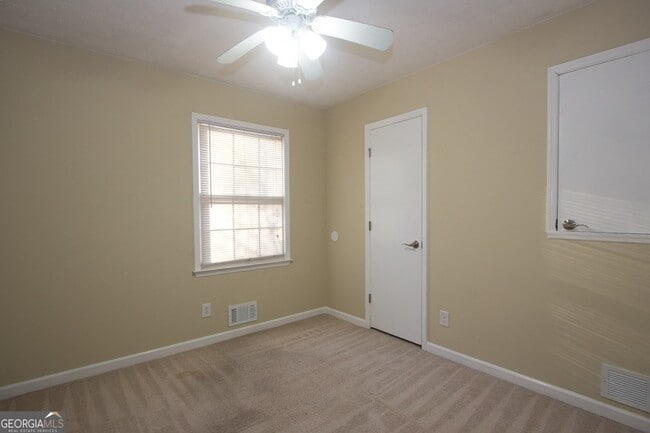 Building Photo - 4656 Bristol Dr SE