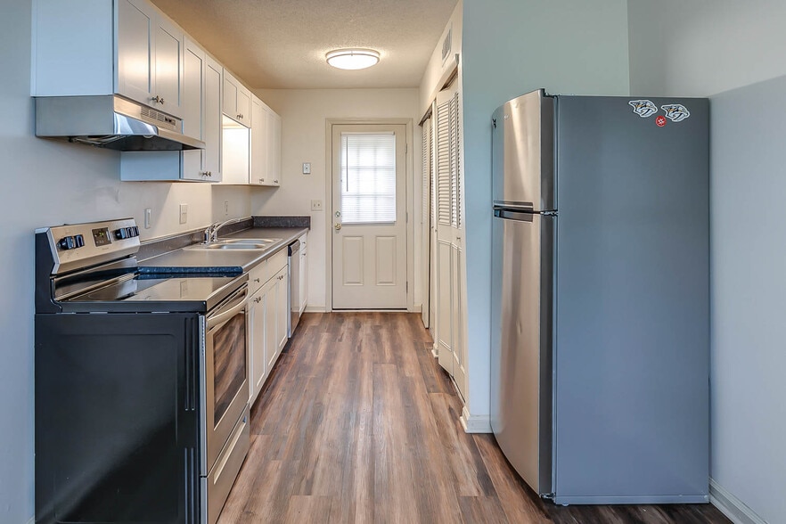 Building Photo - 1301 Neelys Bend Rd