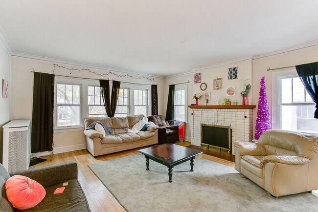 Building Photo - 2011 Portland Ave