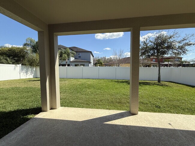 Building Photo - Spacious 4-Bedroom Retreat with additional office/den in the Heart of Trinity!