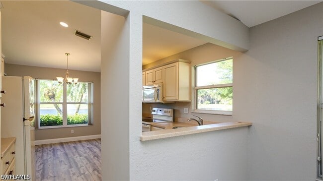 Building Photo - 402 Emerald Bay Cir