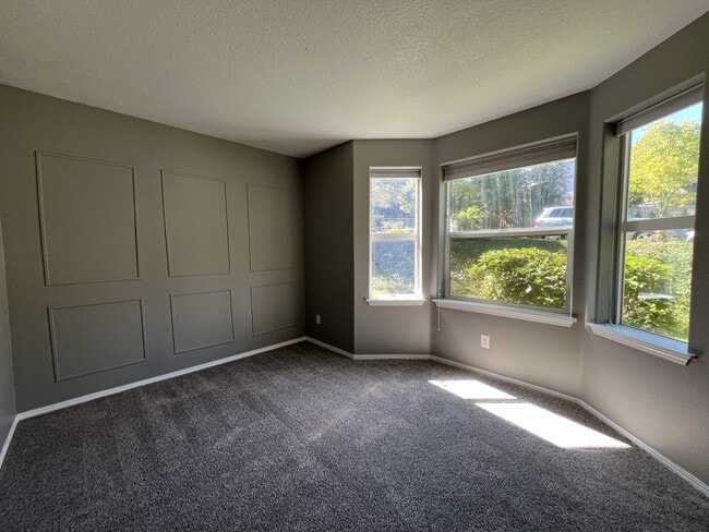 Building Photo - 13065 SW Seca Ct