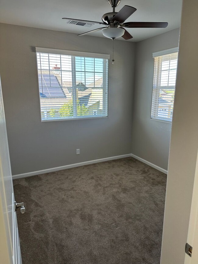 Building Photo - Pleasant 4 Bedroom 2.5 Bath Home Located in the Newer Gated Development of Lavigna