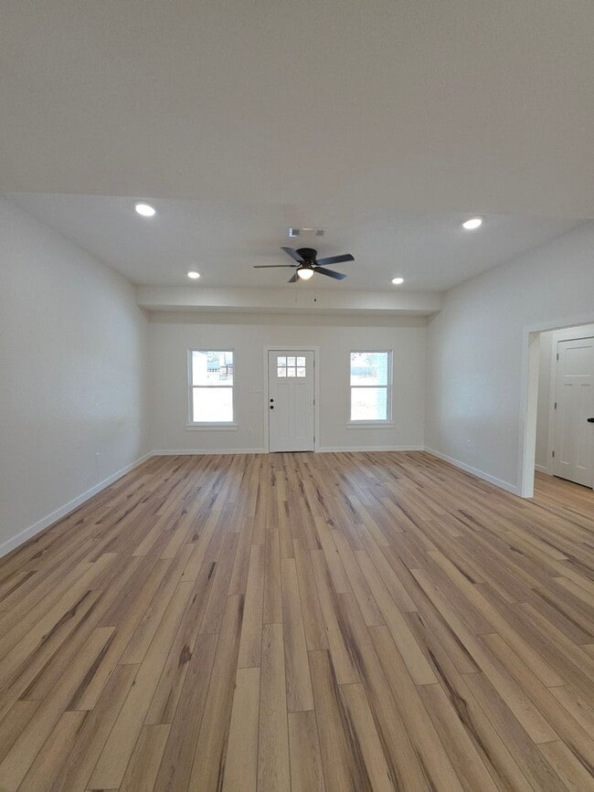 Building Photo - 1529 N 2nd St