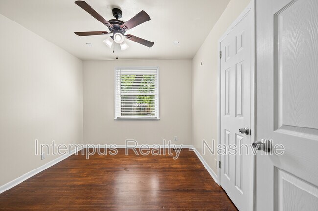 Building Photo - 7020 Bonnamere Dr